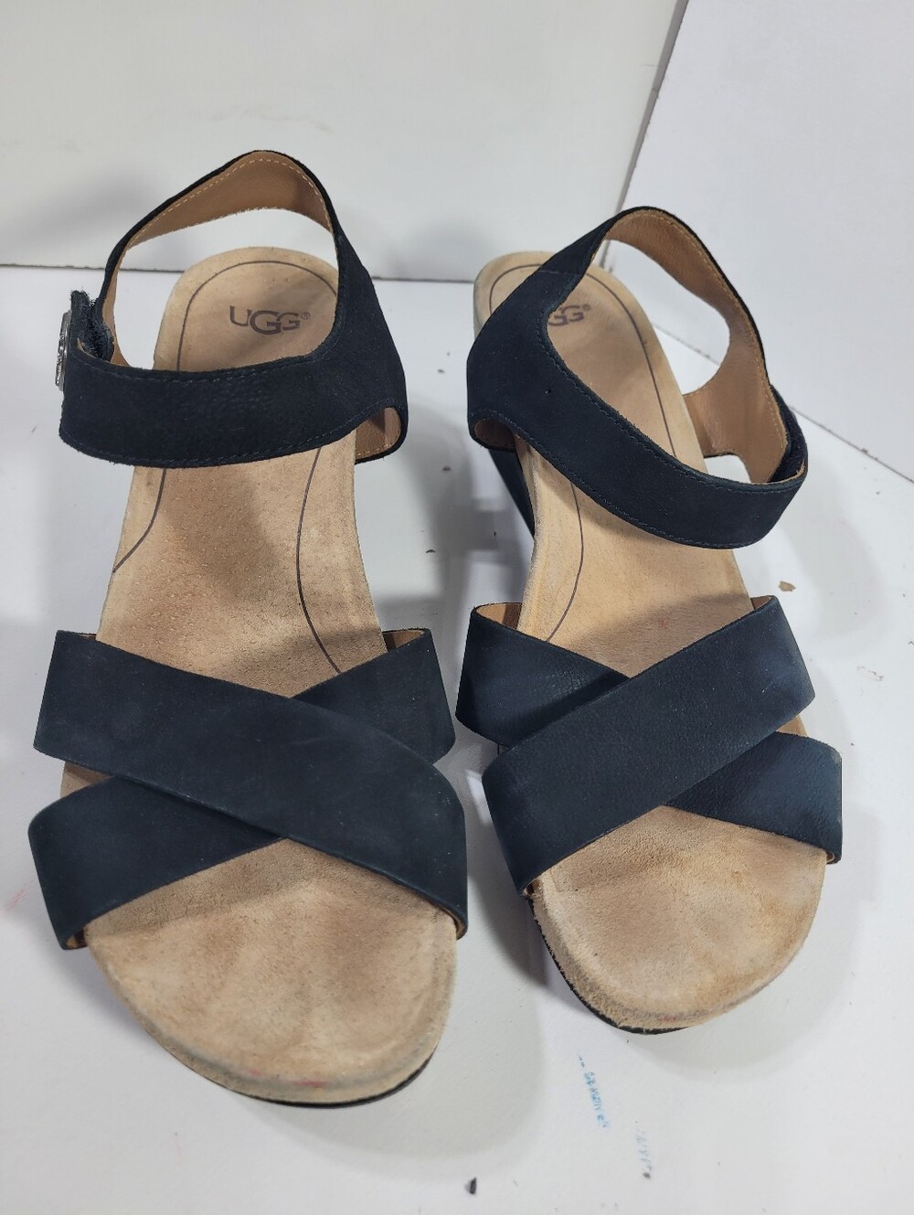 UGG Lyra Black Leather Criss Cross Strappy Wedge Sandals Shoes Women's Size 9